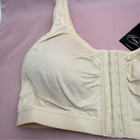 AnyBody Intimates NWT Front Closure Bra Sz M Beige Adaptive Lycra Wireless - Picture 2 of 8